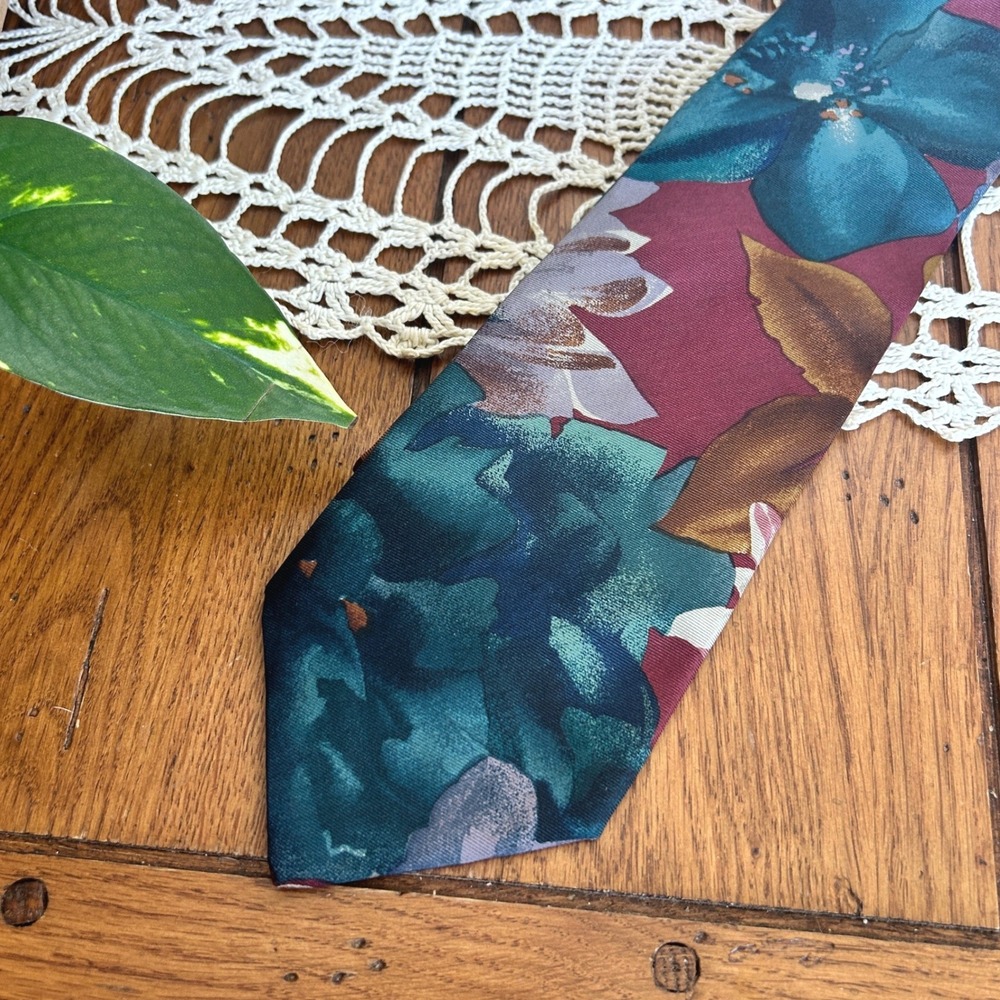 Vintage 90's‎ Liz Claiborne Mens Silk Tie Abstract Floral Burgundy Necktie